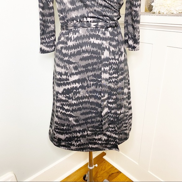 LuLaRoe Wrap Dress Black Gray Tie Dye Michelle Nwt - Picture 4 of 9